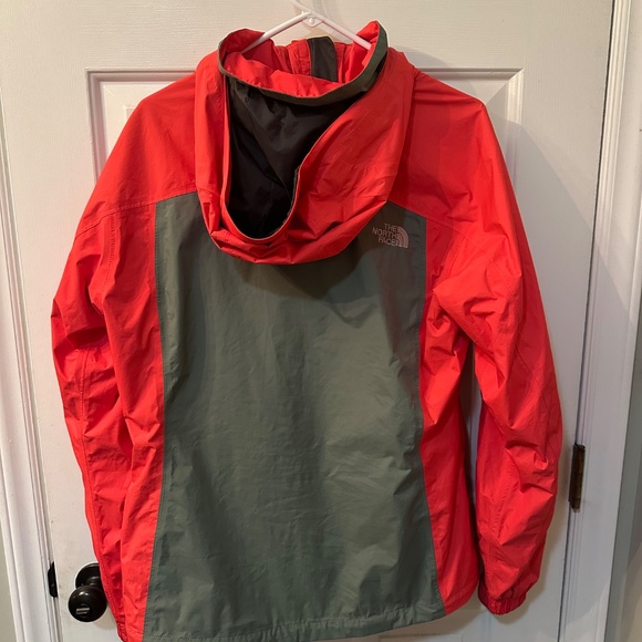 Women's North Face HYVENT Rain Jacket Size: Large - Picture 2 of 5